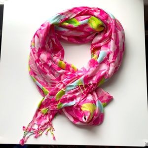 First impressions scarf